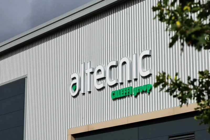 An image of the exterior building signage for Altecnic.
